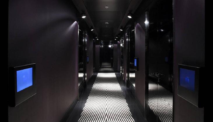 Hotel Blow Up Hall 5050