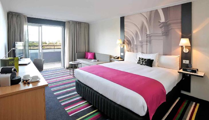 Mercure Melbourne Treasury Gardens