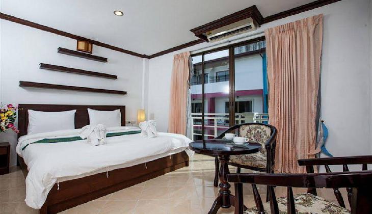 هتل تریپل راند پلیس