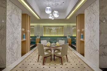 هتل رویال کنتیننتال