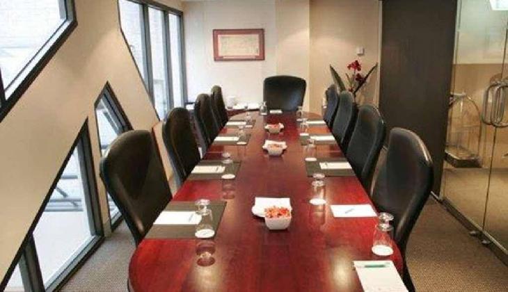 Quality Hotel Batman's Hill on Collins