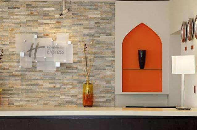 هتل هالیدی این اکسپرس جمیرا