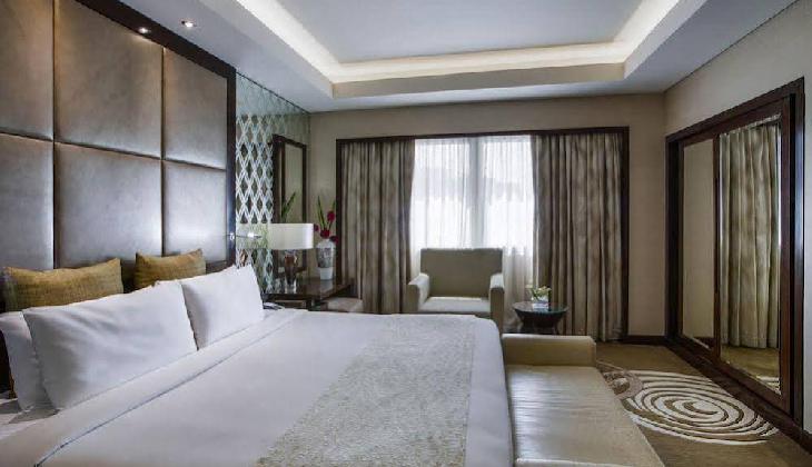 هتل کرون پلازا دیره