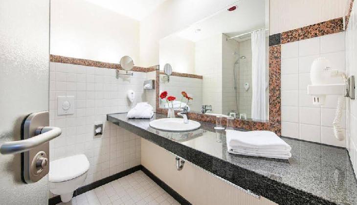 AZIMUT Hotel Cologne