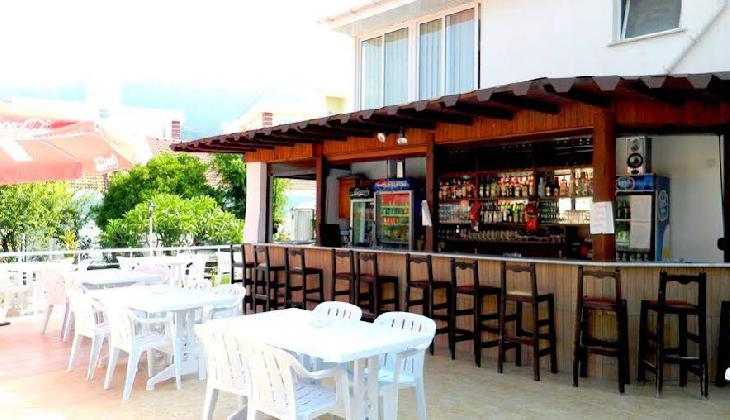 Rose Gardens Holiday Village