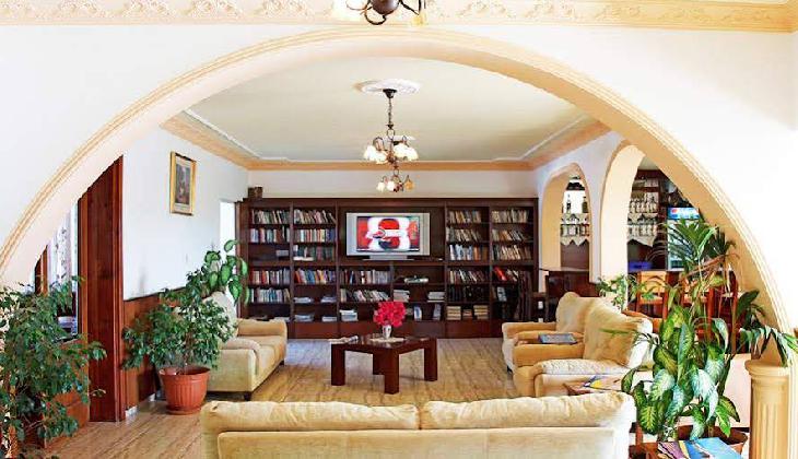 Rose Gardens Holiday Village