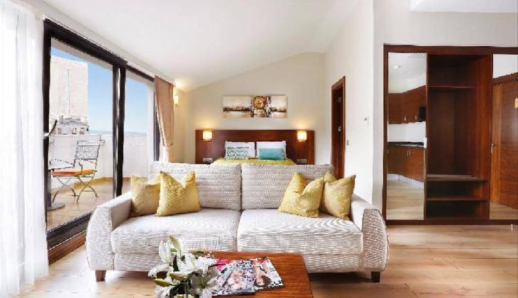 The White Orient Hotel