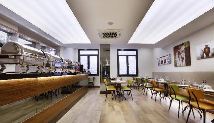 The White Orient Hotel