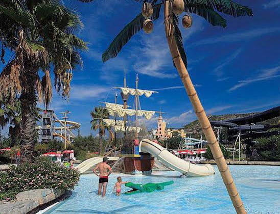 هتل آکوا فانتزی