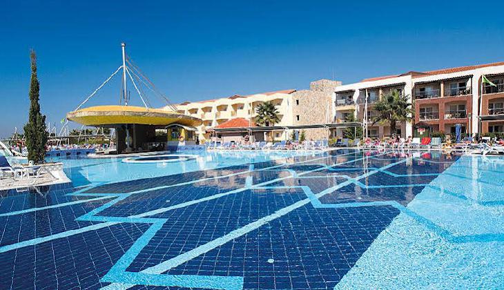 هتل آکوا فانتزی