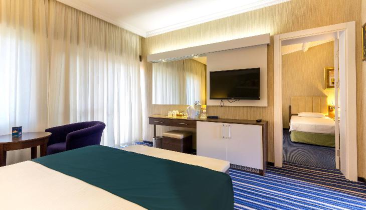 هتل آکوا فانتزی