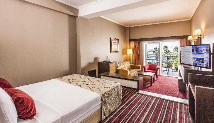 هتل آکوا فانتزی