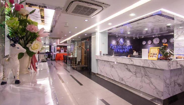 Gusto Pratunam Hotel