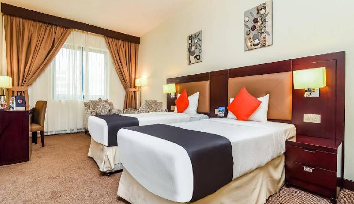 هتل لندمارک سامیت دیره