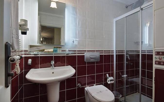 هتل توتاو آدالیا آلارا هتل