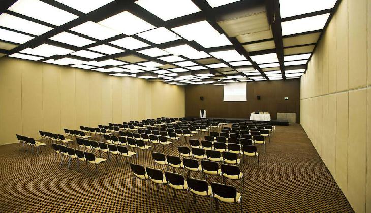 هتل کروانسرای لارا