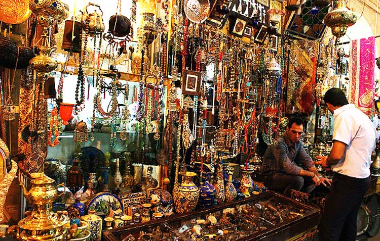 خرید در بازار وکیل شیراز