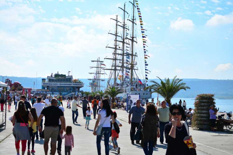 ساحل وارنا تور بلغارستان